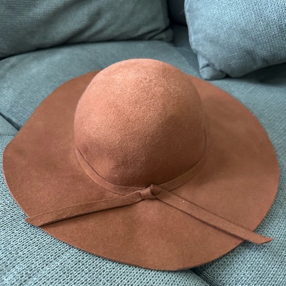 Brown Wool Hat - Picture 1 of 4